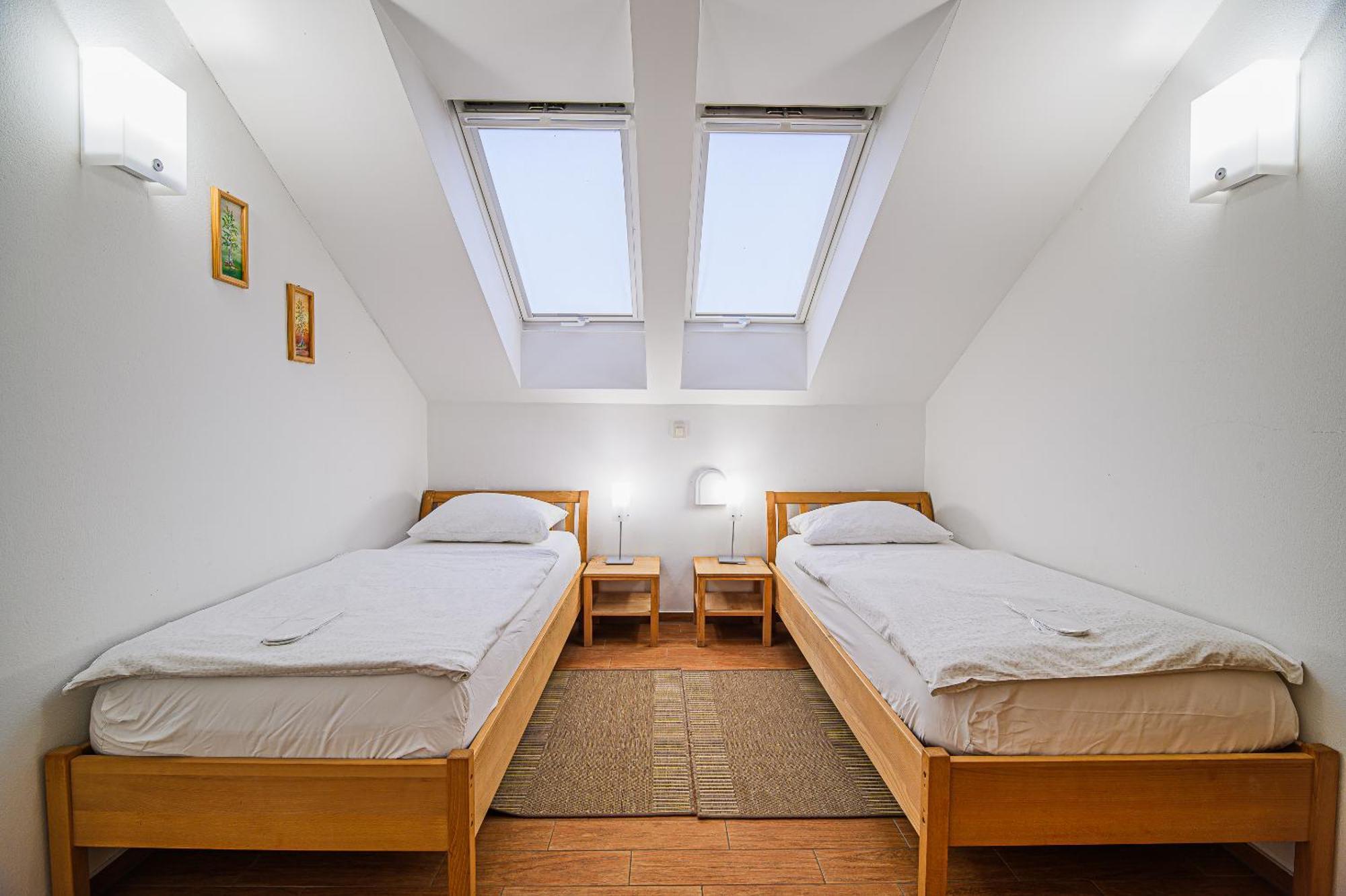 Apartments Maleric With Indoor Pool And Wellness Dragatus ภายนอก รูปภาพ