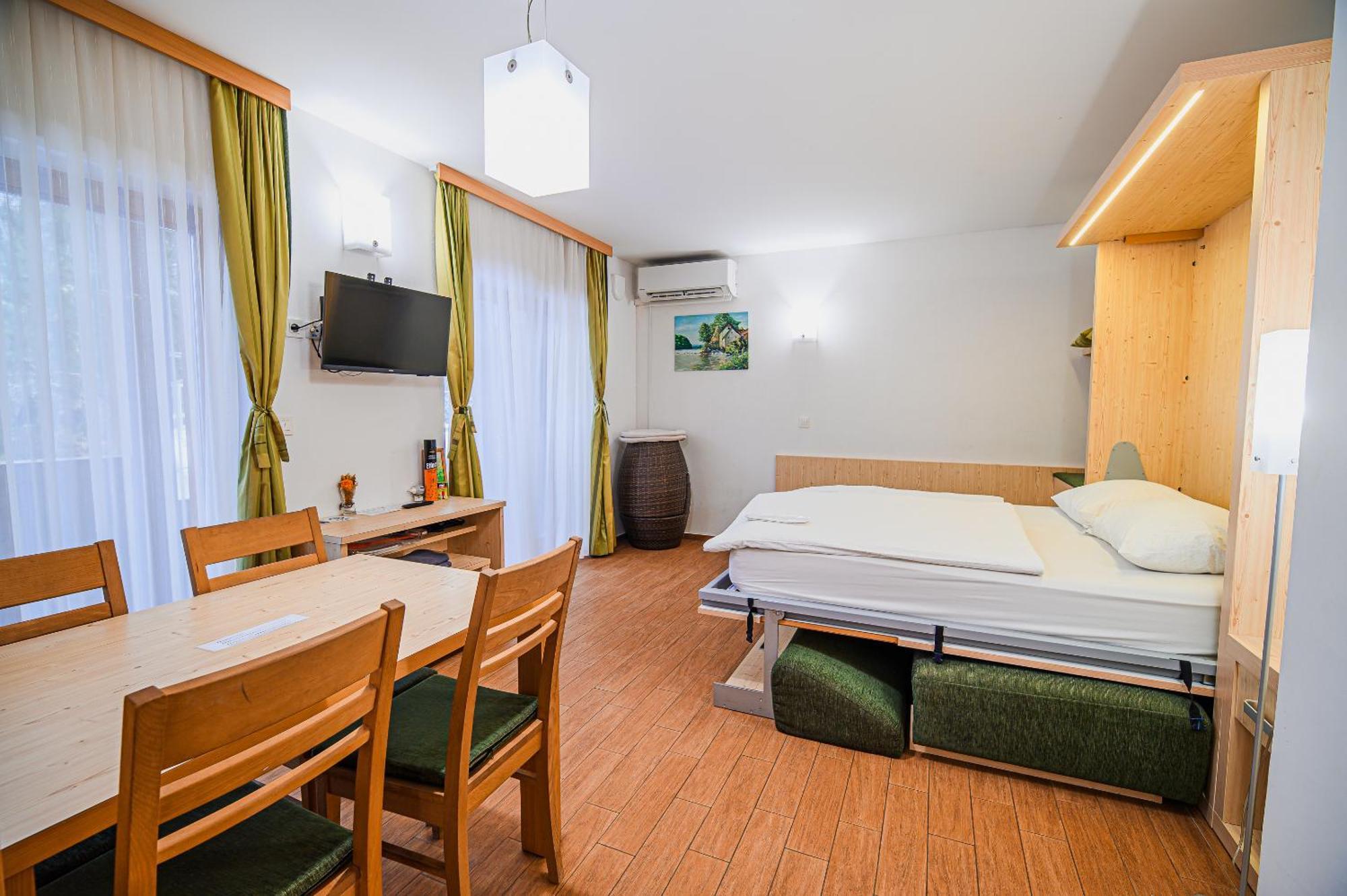 Apartments Maleric With Indoor Pool And Wellness Dragatus ภายนอก รูปภาพ