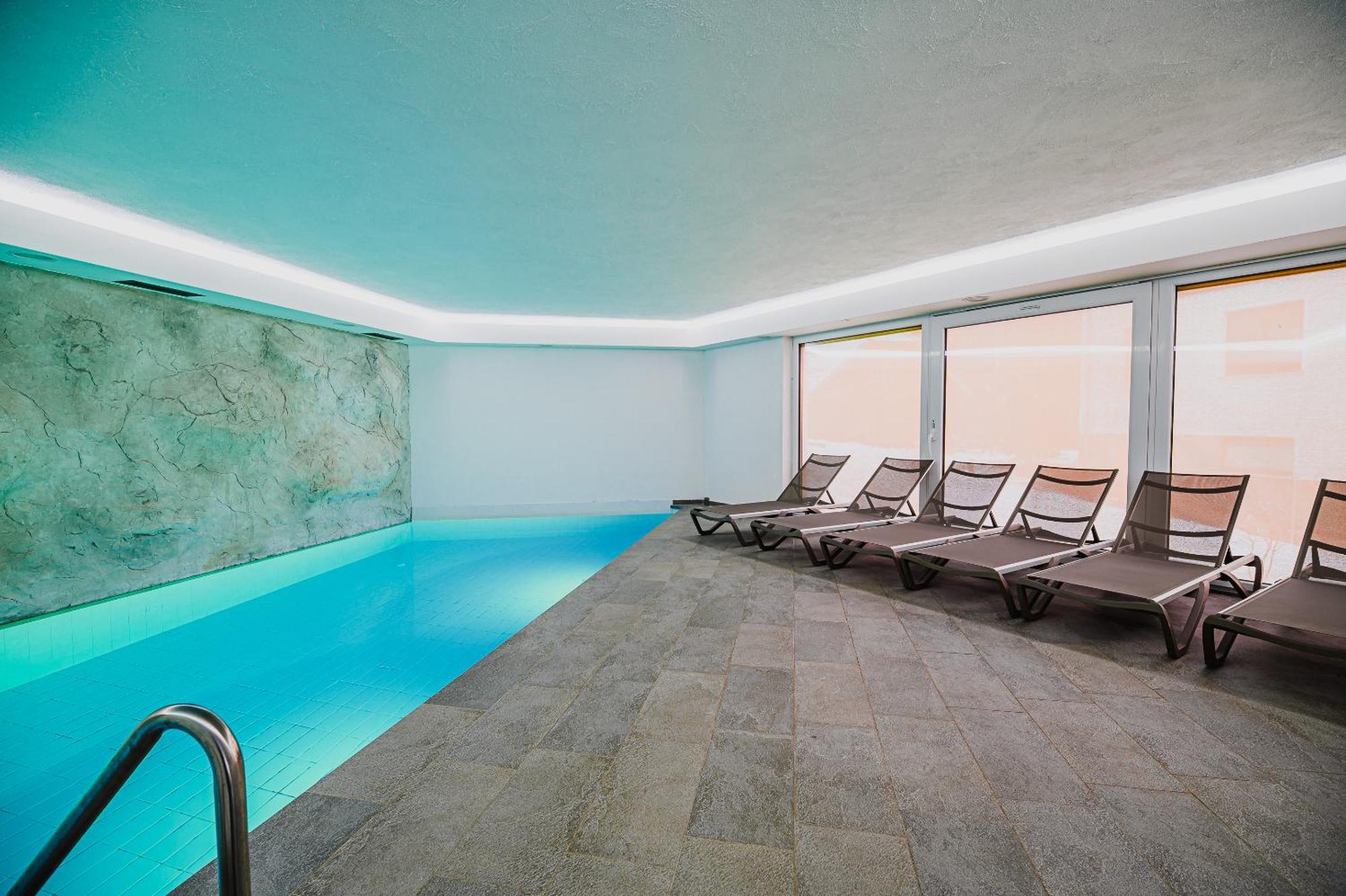 Apartments Maleric With Indoor Pool And Wellness Dragatus ภายนอก รูปภาพ