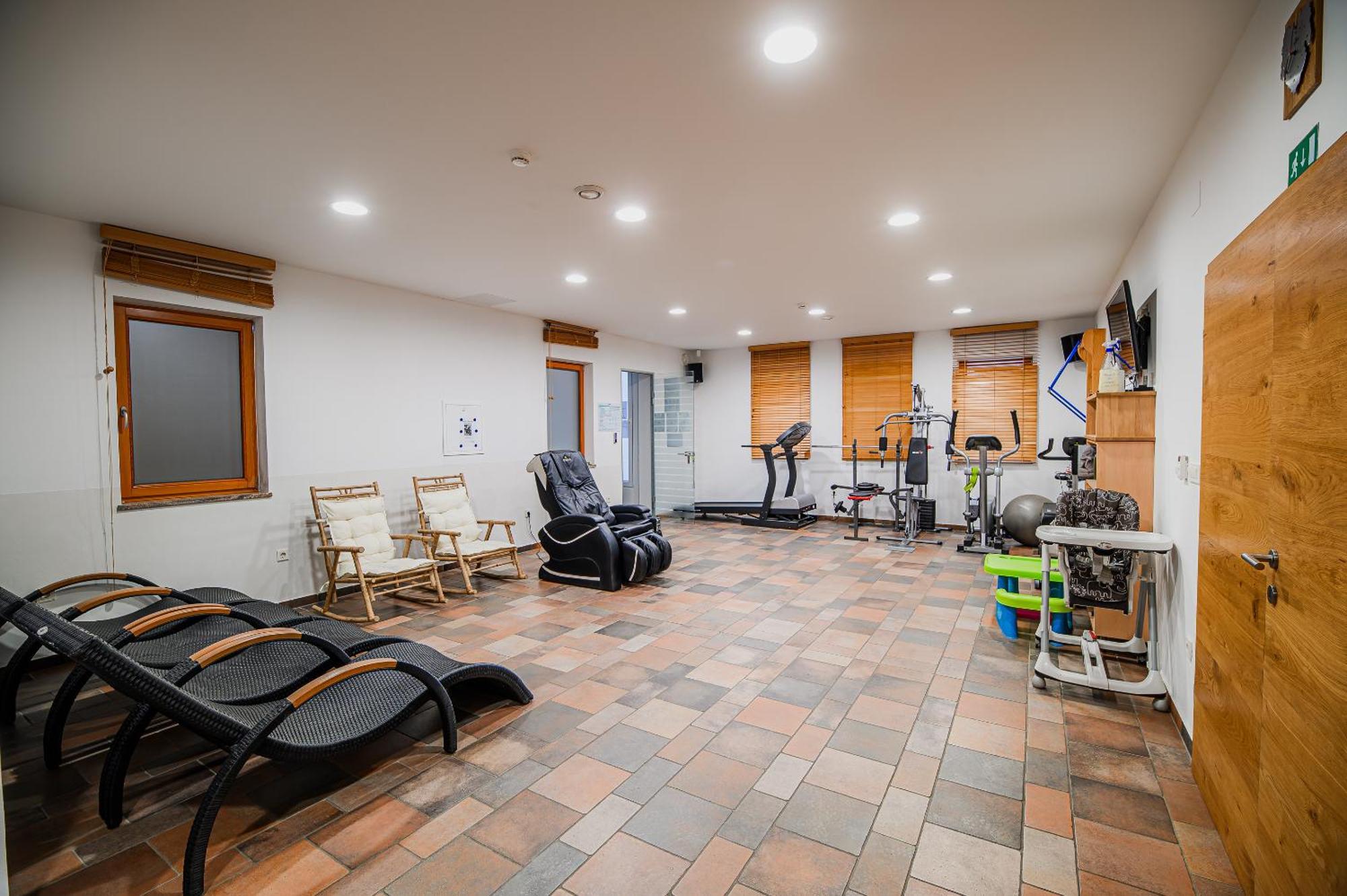 Apartments Maleric With Indoor Pool And Wellness Dragatus ภายนอก รูปภาพ